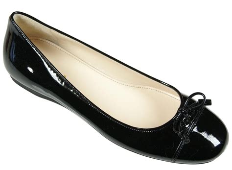 ballerine prada vernice nera|Ballerine in vernice in Nero .